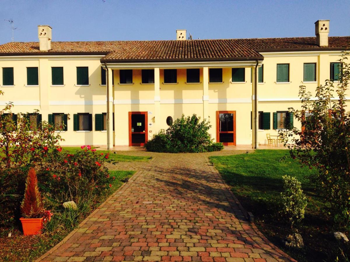 Il Paradello Albergo Ristorante Porto Levante Exterior foto